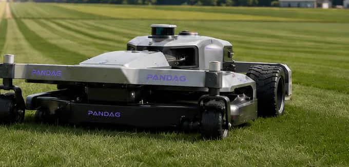Pandag G1 M1500SD side-discharge commercial mower on maintained turf